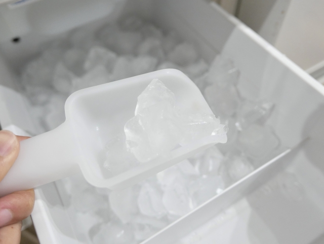 冷凍庫で作った氷使う？